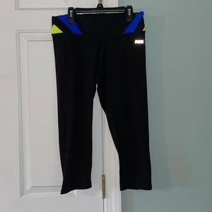 Capri yoga pants